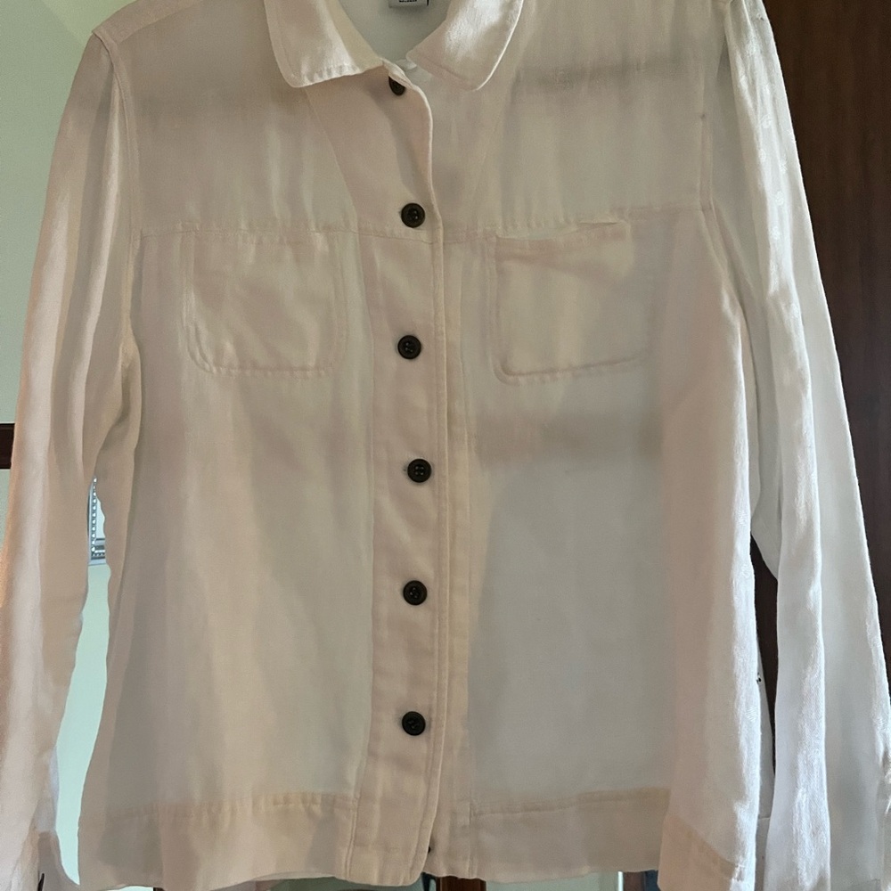 Soft white lightweight jacket!